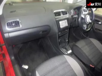 Volkswagen CROSS POLO