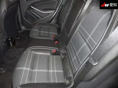 Mercedes-Benz CLA CLASS