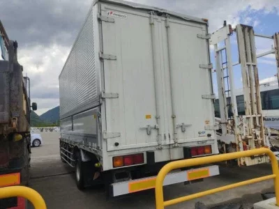 Mitsubishi FUSO FIGHTER