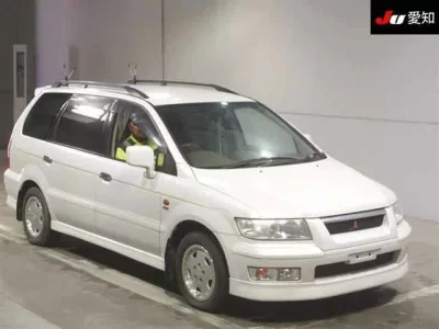 Mitsubishi CHARIOT GRANDIS