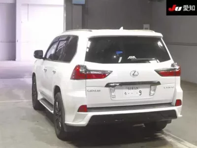 Lexus LX