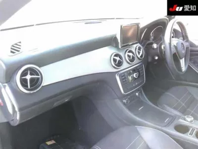 Mercedes-Benz CLA CLASS