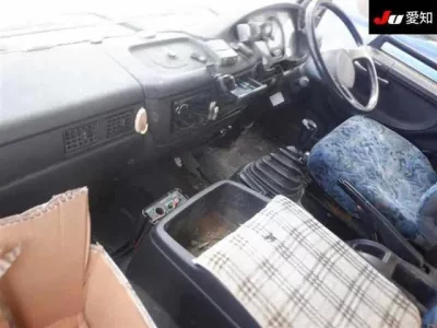 Nissan TRUCK