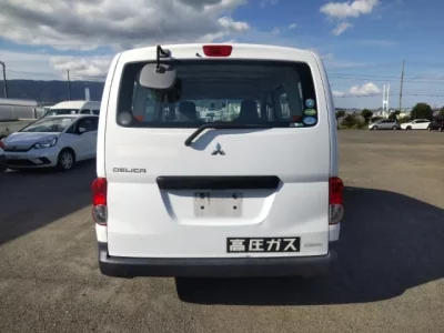 Mitsubishi DELICA