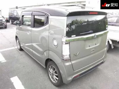 Honda N BOX SLASH