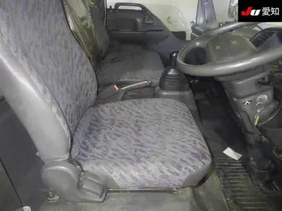 Nissan TRUCK