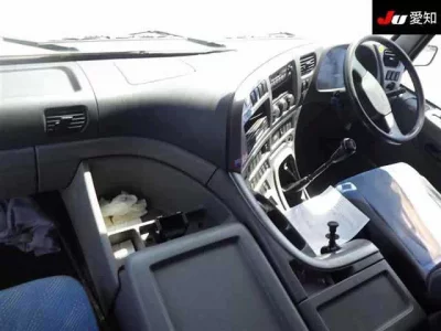 Nissan TRUCK