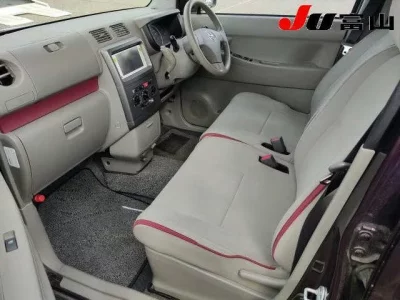 Toyota PIXIS SPACE
