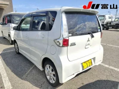 Mitsubishi EK CUSTOM
