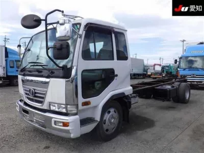 Nissan TRUCK
