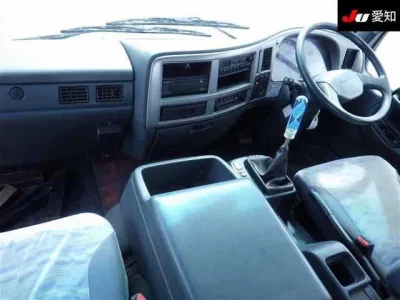 Nissan TRUCK