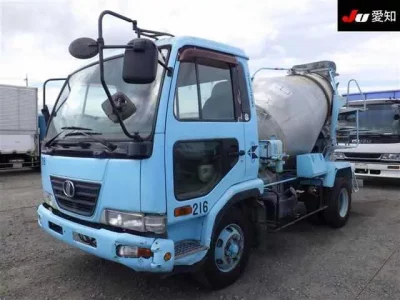 Nissan TRUCK