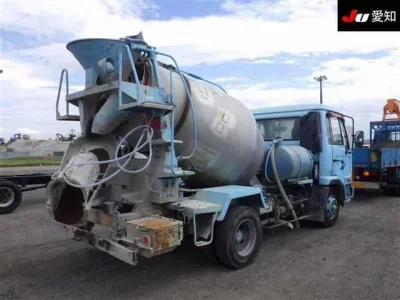 Nissan TRUCK