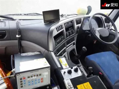 Nissan QUON