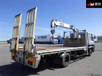 Nissan TRUCK