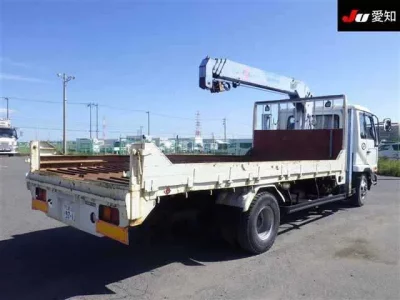 Nissan TRUCK