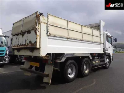Nissan TRUCK