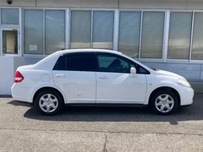 Nissan TIIDA LATIO