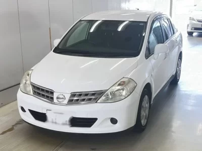 Nissan TIIDA LATIO