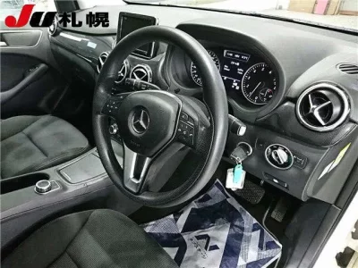 Mercedes-Benz B CLASS