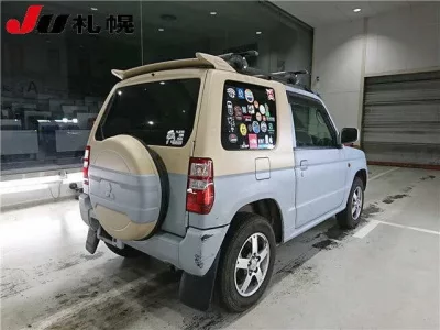 Mitsubishi PAJERO MINI