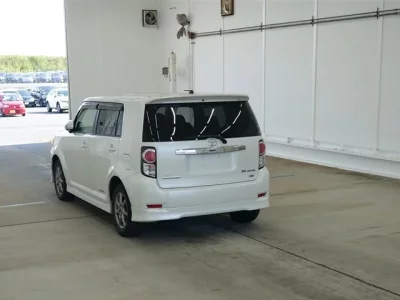 Toyota COROLLA RUMION