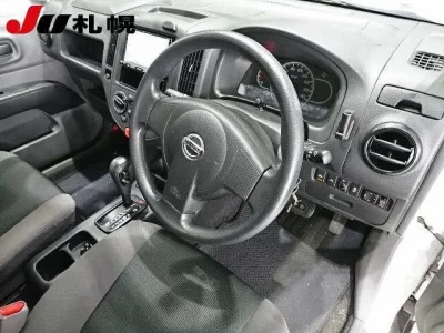 Nissan AD