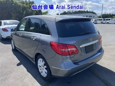 Mercedes-Benz B CLASS