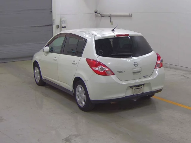 Nissan TIIDA