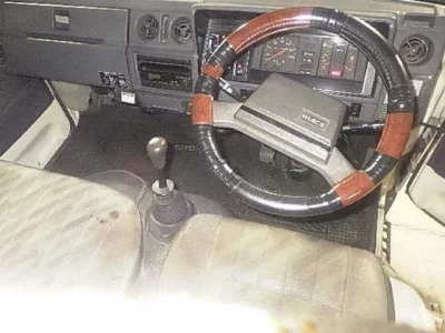 Toyota HIACE TRUCK