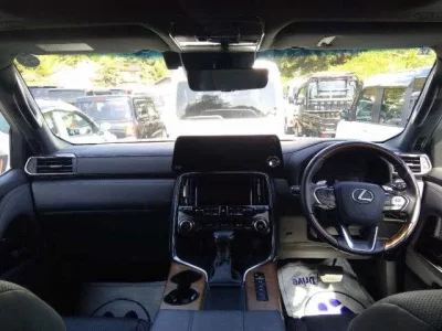Lexus LX
