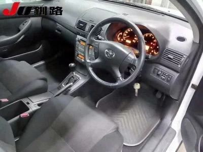 Toyota AVENSIS SEDAN