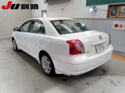 Toyota AVENSIS SEDAN