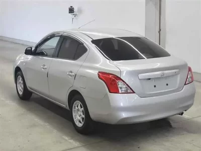 Nissan TIIDA LATIO