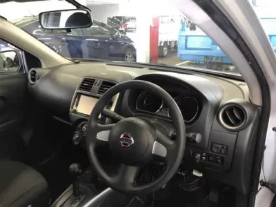 Nissan TIIDA LATIO