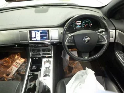 Jaguar XF SERIES