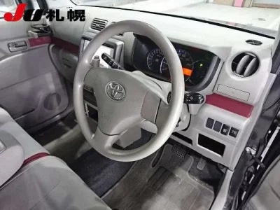Toyota PIXIS SPACE