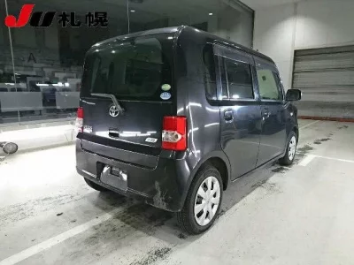 Toyota PIXIS SPACE