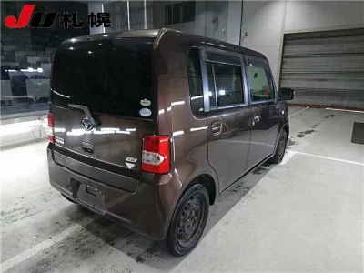 Toyota PIXIS SPACE
