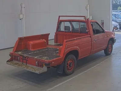 Nissan TRUCK