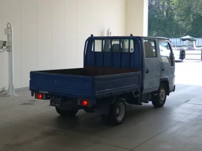 Nissan TRUCK