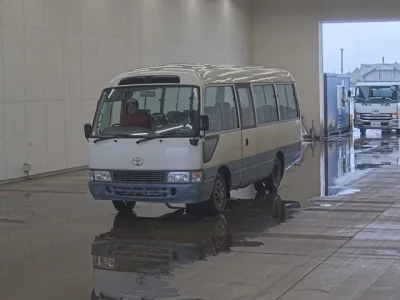 Toyota COASTER