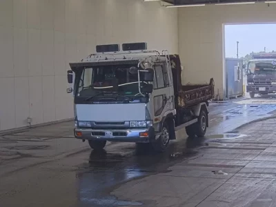 Nissan TRUCK