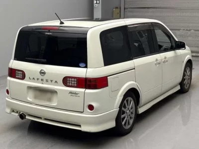 Nissan LAFESTA