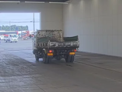Nissan TRUCK