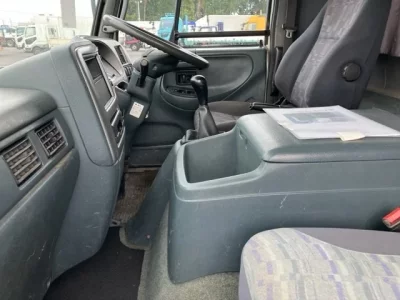 Nissan TRUCK