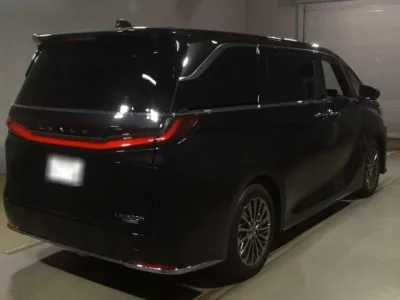 Lexus LM