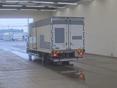Mitsubishi FUSO FIGHTER
