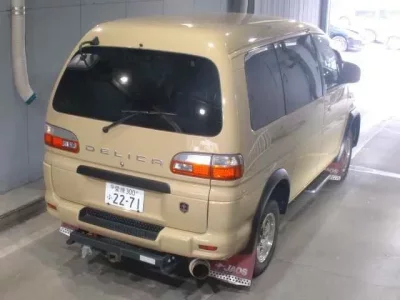 Mitsubishi DELICA