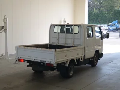 Nissan TRUCK